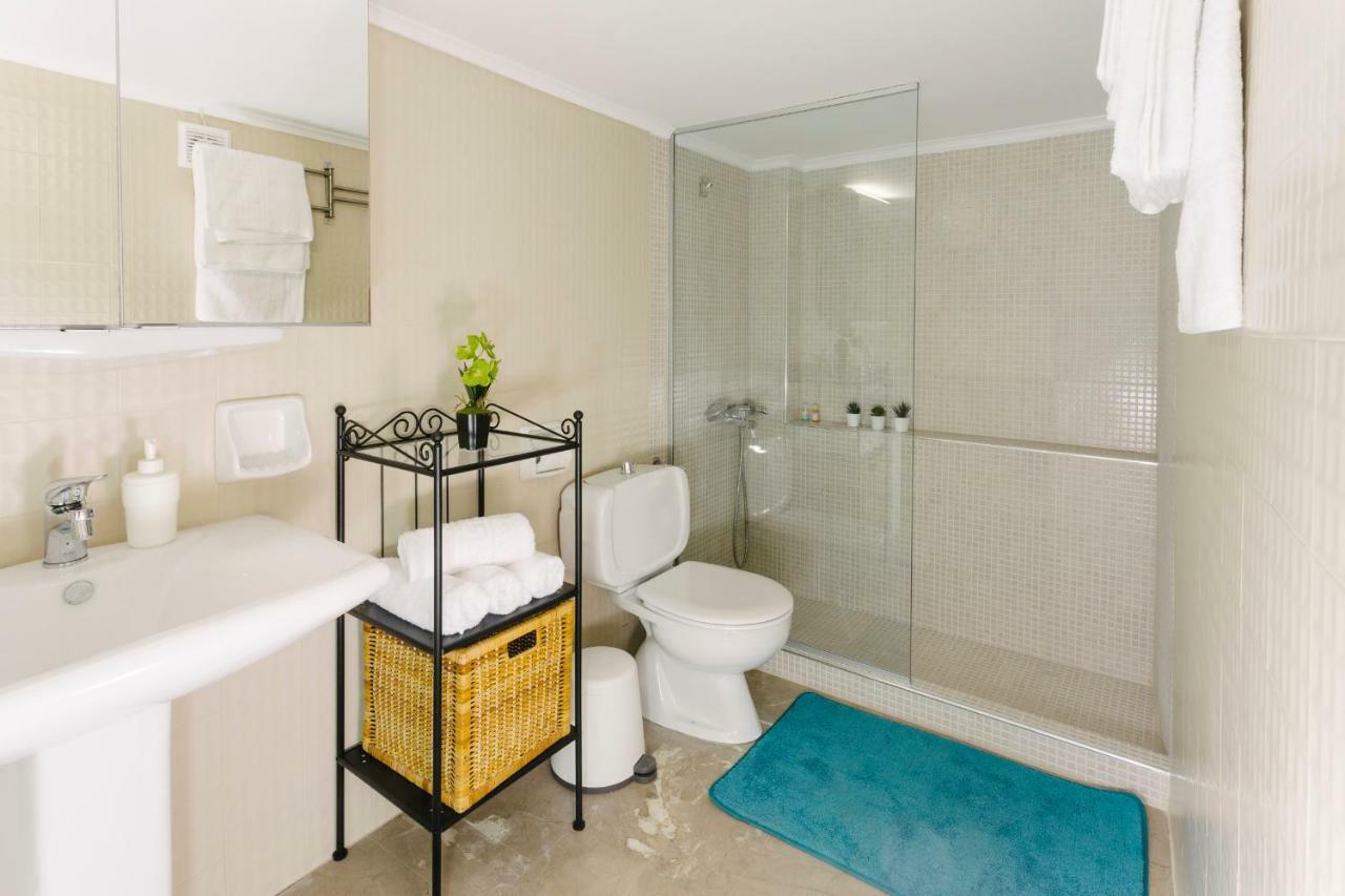 Bright 2 Bedrooms Apt. In The Heart Of Athens W Stunning Views To Acropolis Bagian luar foto